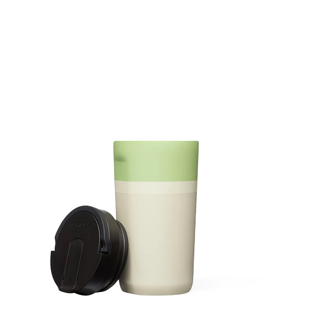 star-warstm-kids-cup-o6 0b29a0bde323--grogu-kids-cup-product-lid-off.png