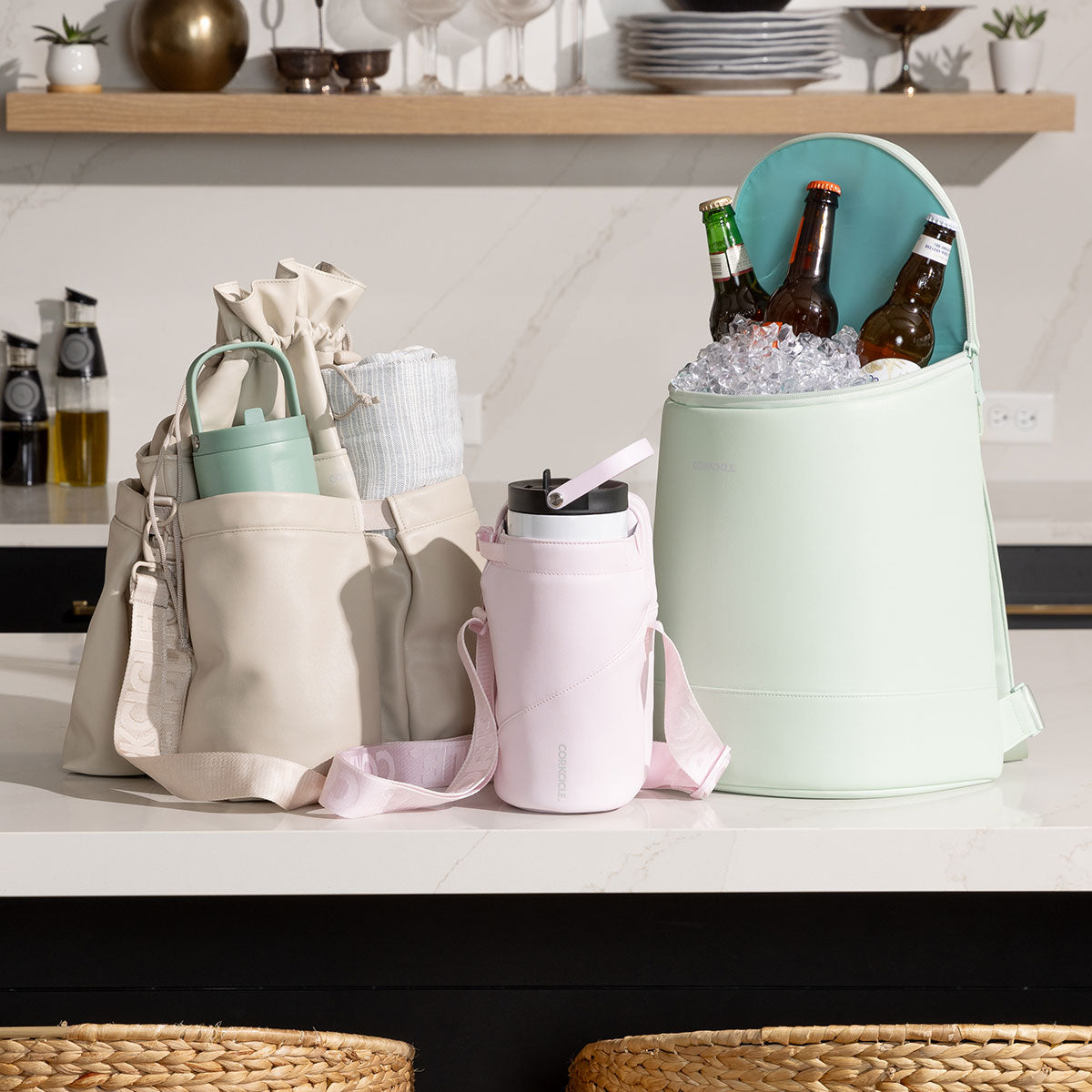 beverage-bucket-bag-x0 6c4793ad3b8e--group-lifestyle1.jpg